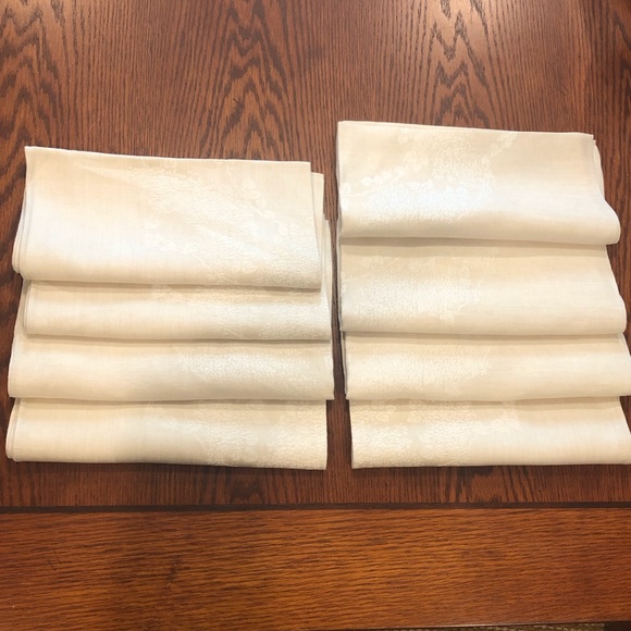 Ivory Napkins set of 8 - Picture 10 of 10